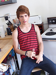 Giovanni goes ginger for this amateur gay porn solo!, Added: 2013-01-03 by Dirty Boy Video